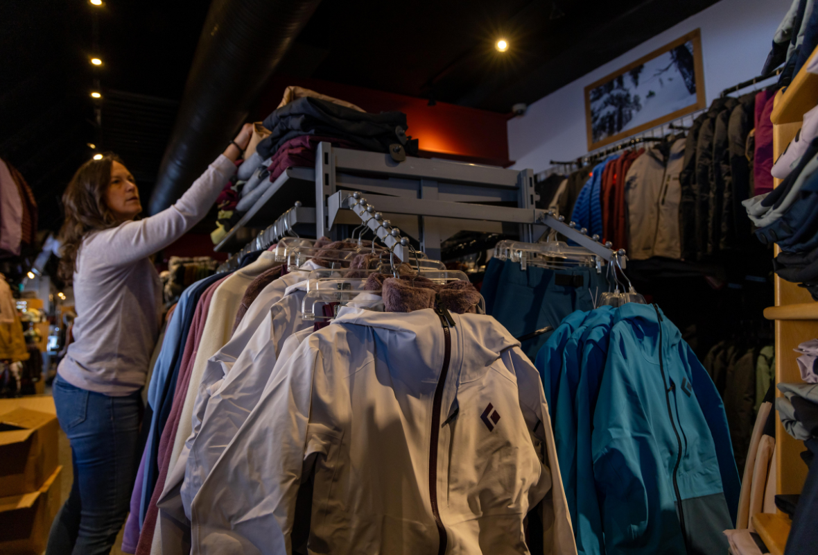 Outdoor Elements </br> <strong>Retail, Apparel & Goodies</strong>