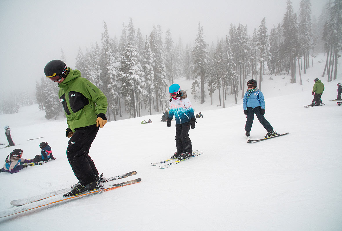 ALpine Ski Instructors at Mount Washington